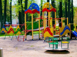 В Воронеже воспитатели детсада выгнали с площадки двухлетнюю девочку