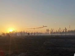 Самолёт Ил-76 и вертолет Ми-8 привлекли к тушению пожара в Ямном