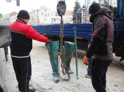 Две новые скульптуры демонтировали в Воронеже
