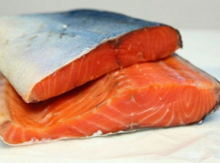 Неизвестную рыбу под видом семги продавали в крупном воронежском супермаркете