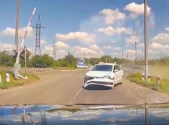 Настоящий боевик: конфликт дальнобойщиков закончился стрельбой, ДТП и погоней в Воронежской области