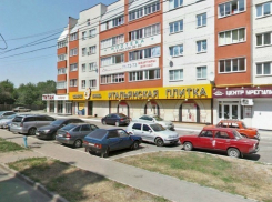 В Воронеже на Хользунова загорелся «ВАЗ-2115»
