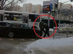 Безжалостный мордобой водителей попал на видео в Воронеже