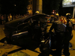 В Воронеже в Коминтерновском районе «Форд Мондео» врезался в столб (ФОТО)