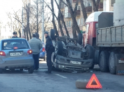 В Воронеже утром внедорожник на встречке протаранил «Дэу Матиз» (ФОТО)