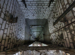 Пьяный воронежец провалился в шахту лифта строящегося дома