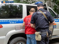 Воронежец ограбил 83-летнюю пенсионерку посреди улицы в Воронеже