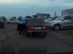 Видео очередных разборок на воронежских дорогах появилось в сети 