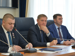 Увеличены размеры окладов нескольким городским депутатам и мэру Воронежа 
