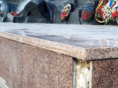 Неприглядное состояние воронежского памятника Славы дошло до Бастрыкина