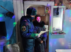 Сотрудники МЧС провели рейд по многодетным семьям после страшной трагедии в воронежском селе