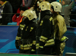 Полсотни человек эвакуировали из-за пожара в автосалоне Воронежа