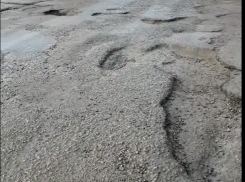 Бомбей по-семилукски: воронежцы сделали дорожный клип для чиновников