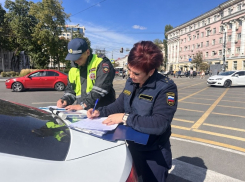 Только после ареста автомобиля должник погасил штрафы в Воронеже 