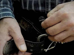 Воронежцев предупредили о разгуливающем возле школы онанисте