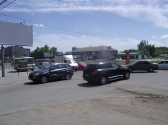 В Воронеже на 9 Января водителям сложно выезжать на дорогу (ФОТО)