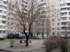 В Воронеже из-за недобросовестных подрядчиков и плохой погоды отложен ремонт дворов