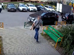 Воронежцев предупредили об извращенце, нападающем на женщин в лифте