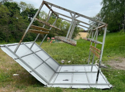 Невиданный разгром устроили вандалы в сквере воронежского Подгорного