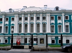 Алексей Гордеев с женой посетил в Воронеже музей, где рассказывается о Революции 1917 года