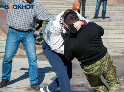 Конфликт двух парней из-за девушки закончился переломом рёбер и пневмотораксом в Воронеже