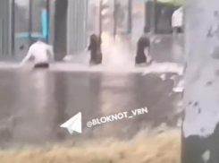 Воронеж ушёл под воду после ливня вечером 14 июля