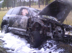 В Советском районе Воронежа сгорел внедорожник