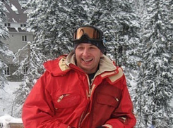 Воронежский полицейский «не узнал себя» на видео, где подполковник полиции справляет «нужду» на детской площадке