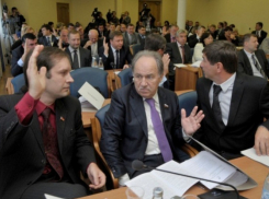 Кто из воронежских депутатов попал в число «уклонистов»