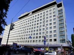 Галину Кудрявцеву срочно попросили прервать пресс-конференцию и покинуть гостиницу Азимут