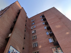 В Воронеже спасли 3-летнего мальчика, который залез на подоконник 9 этажа 