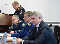 Гусев пролонгировал войну с воронежскими чиновниками-коррупционерами