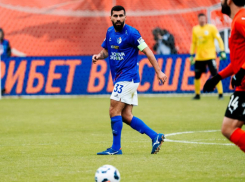 Капитан воронежского «Факела» Ираклий Квеквескири отмечает 35-летний юбилей