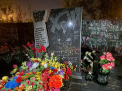 Как миллионы фанатов со всей России облюбовали кладбище на левом берегу Воронежа