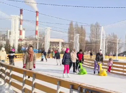 Опубликовано видео воскресных катаний воронежцев на обновленной Адмиралтейской площади