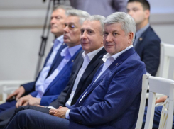 Гусев, чья дочь училась в США, послушал под Воронежем доклад американиста