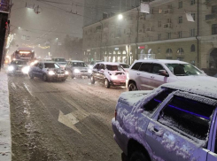 9-балльные пробки вызвали вечерний коллапс на заснеженных дорогах Воронежа