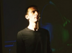 В Воронеже состоится премьера танцевально-поэтического перфоманса Промежутки (ФОТО)