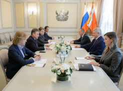 Зачем губернатор Гусев взял «виновницу вони» в Воронеже на встречу с замминистром РФ 