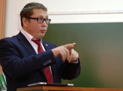 «Слив» нарисованных зарплат в ВГУ грозит скандалом ректору Ендовицкому