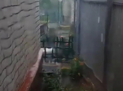 Безумный августовский град сняли на видео в Воронеже