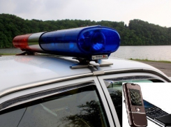 В Воронеже судимый мужчина отнял у прохожего два мобильных телефона