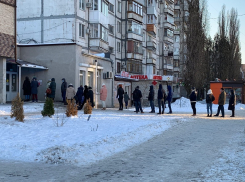 Почта России извинилась за огромную очередь у отделения в Воронеже 