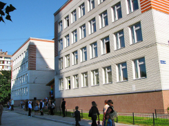 Воронежцы рассказали о двух подростках, наглотавшихся феназепама в 99-й школе