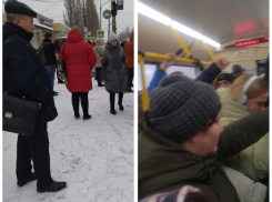 «Да чтоб ты обо*рался!»: толпы снаружи, давка внутри, падение в салоне – так «Блокнот» добирался на работу 