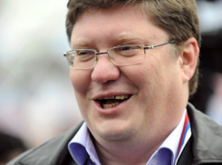 Депутат Госдумы от Единой России Андрей Исаев надебоширил в самолете (ВИДЕО)