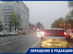 Светофор-скорострел выводит автомобилистов из себя в Воронеже 