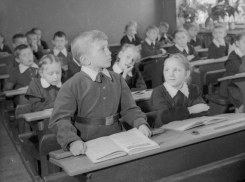 Обучать вместе мальчиков и девочек начали 69 лет назад в воронежских школах