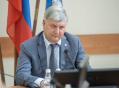 Даже победа на выборах не помогла воронежскому губернатору выйти из «середняков» по политической устойчивости