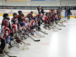 В Воронеже бесплатно воспитывают будущих хоккейных звезд 